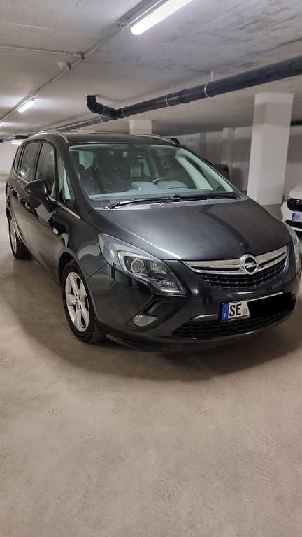 Schwarz Gebraucht 2012 Opel Zafira Tourer Active Van / Kleinbus | 4.990 € (Superpreis) - Bild 1/4