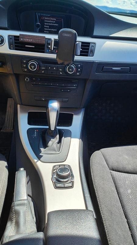 Second-hand BMW 320 184 CP (135 kW) 2011 Argintiu Break