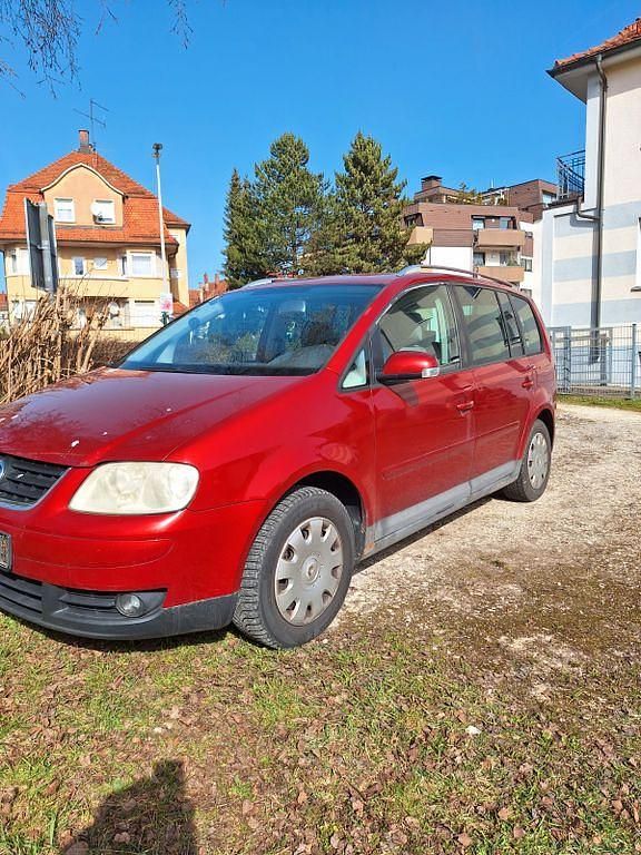 Gebraucht VW Touran 140 PS (102 kW) 2004 Rot Van / Kleinbus
