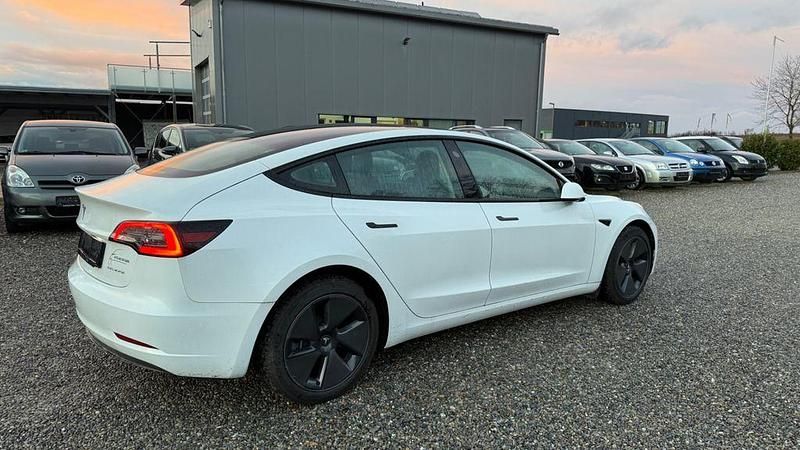 Gebraucht Tesla Model 3 324 kW (441 PS) 2022 Weiß Limousine