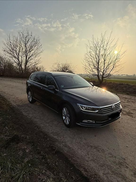 Gebraucht VW Passat Highline 179 PS (131 kW) 2018 Grau Kombi