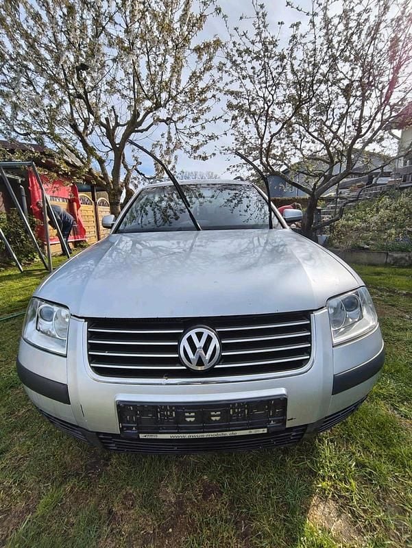 Usata VW Passat 131 CV (96 kW) 2003 Argento Station wagon