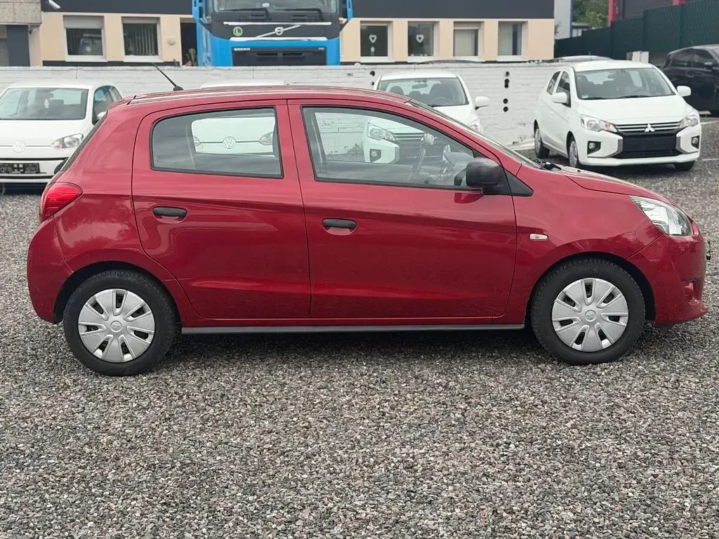 Gebraucht Mitsubishi Space Star Basis 71 PS (52 kW) 2014 Rot Van / Kleinbus