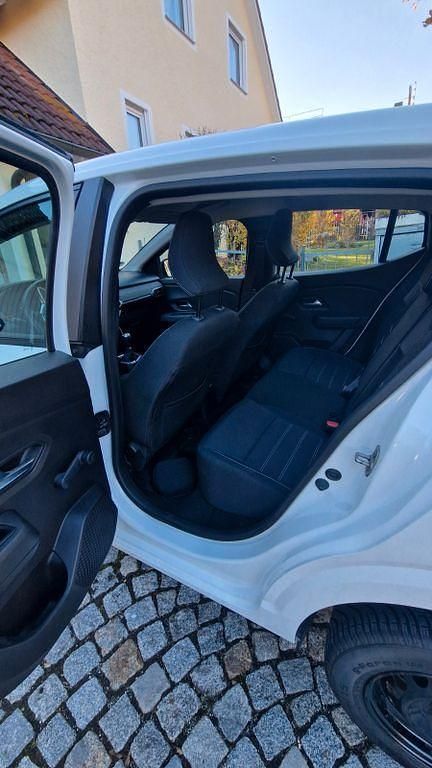Weiß Gebraucht 2022 Dacia Sandero Comfort Limousine | 10.500 € (Superpreis) - Bild 1/4
