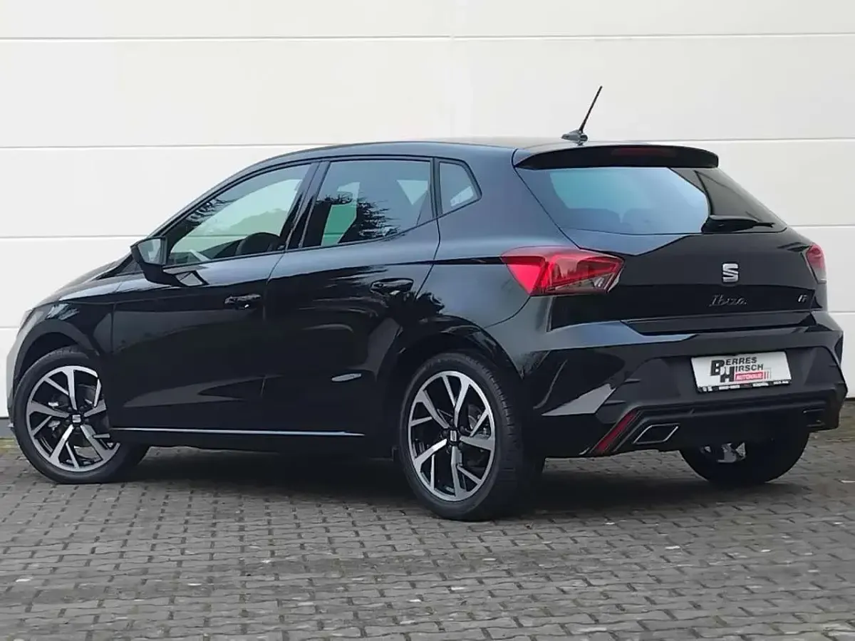 Gebraucht Seat Ibiza FR 116 PS (85 kW) 2026 Midnight schwarz metallic Kleinwagen