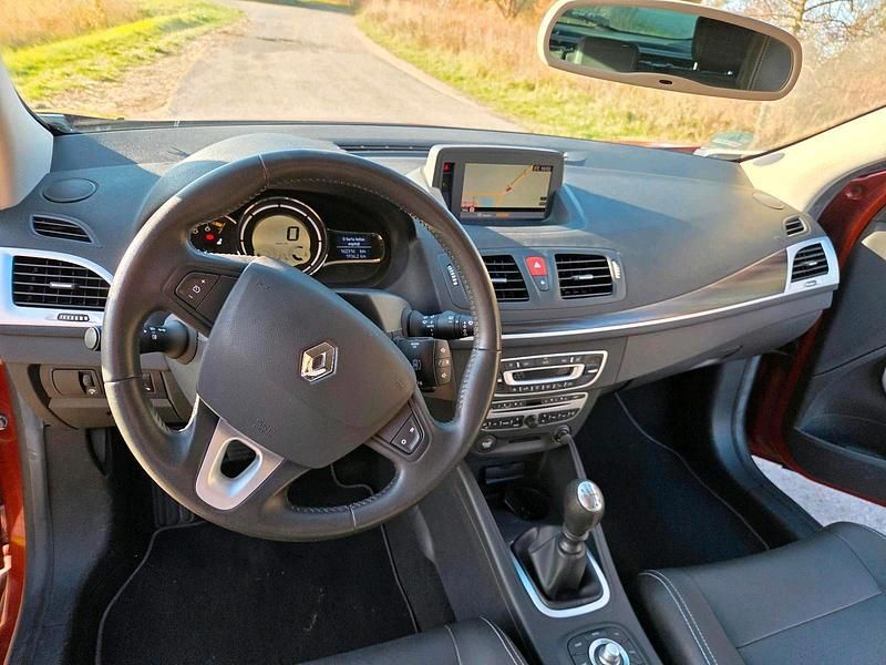 Gebraucht Renault Mégane Coupé Dynamique 180 PS (132 kW) 2010 Orange Coupé