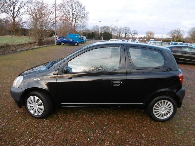 Gebraucht Toyota Yaris 68 PS (50 kW) 2001 Schwarz Limousine
