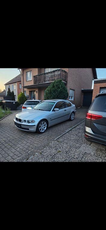 Silber Gebraucht 2001 BMW 316 Compact Kleinwagen | 1.899 € (Fairer Preis) - Bild 1/4