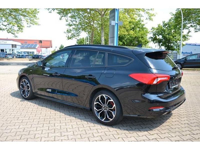 Gebraucht Ford Focus 125 PS (91 kW) 2020 Obsidianschwarz metallic (metallic) Kombi