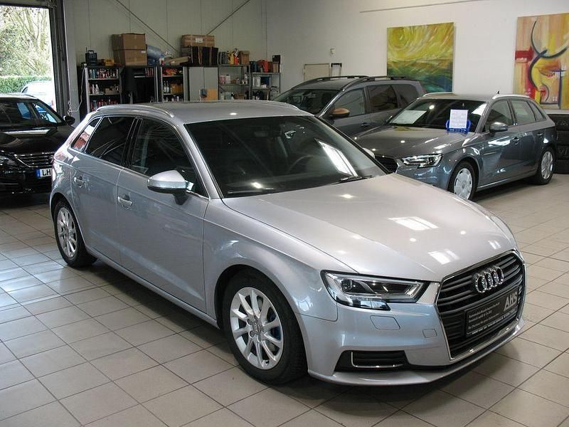 Gebraucht Audi A3 Design 116 PS (85 kW) 2019 Silber Limousine