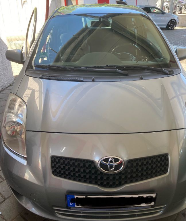 Silber Gebraucht 2007 Toyota Yaris Sol Limousine | 3.750 € (Fairer Preis) - Bild 1/4