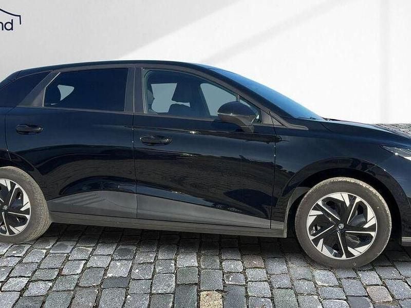 Gebraucht MG MG4 EV Comfort 150 kW (204 PS) 2023 Schwarz / pebble black / metallic Kleinwagen