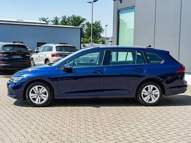 Gebraucht VW Golf VIII Life 110 PS (80 kW) 2022 Blau Kombi