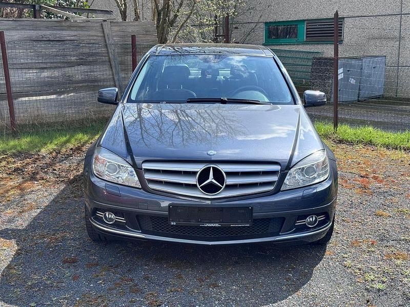 Gebraucht Mercedes C220 170 PS (125 kW) 2009 Tenoritgrau Limousine