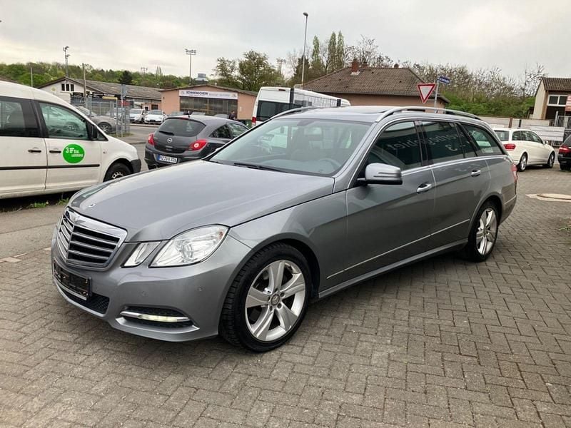 Gebraucht Mercedes E300 Avantgarde 231 PS (169 kW) 2013 Grau Kombi