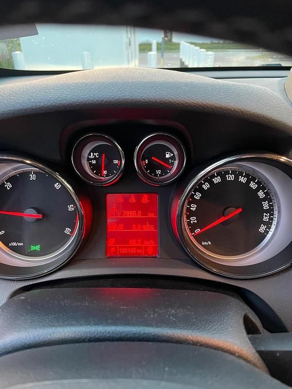 Schwarz Gebraucht 2015 Opel Mokka SUV | 8.700 € (Fairer Preis) - Bild 1/4