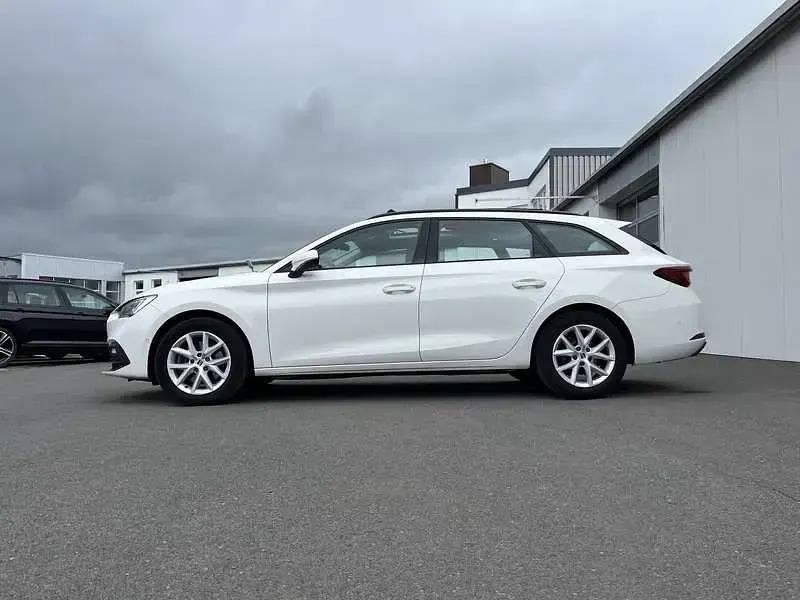 Gebraucht Seat Leon Style 150 PS (110 kW) 2022 Weiß Limousine