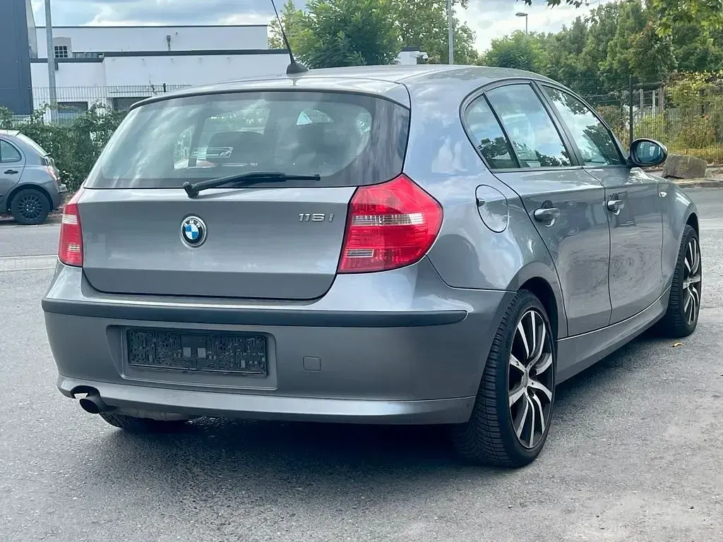 Gebraucht BMW 116 122 PS (89 kW) 2009 Grau Kleinwagen