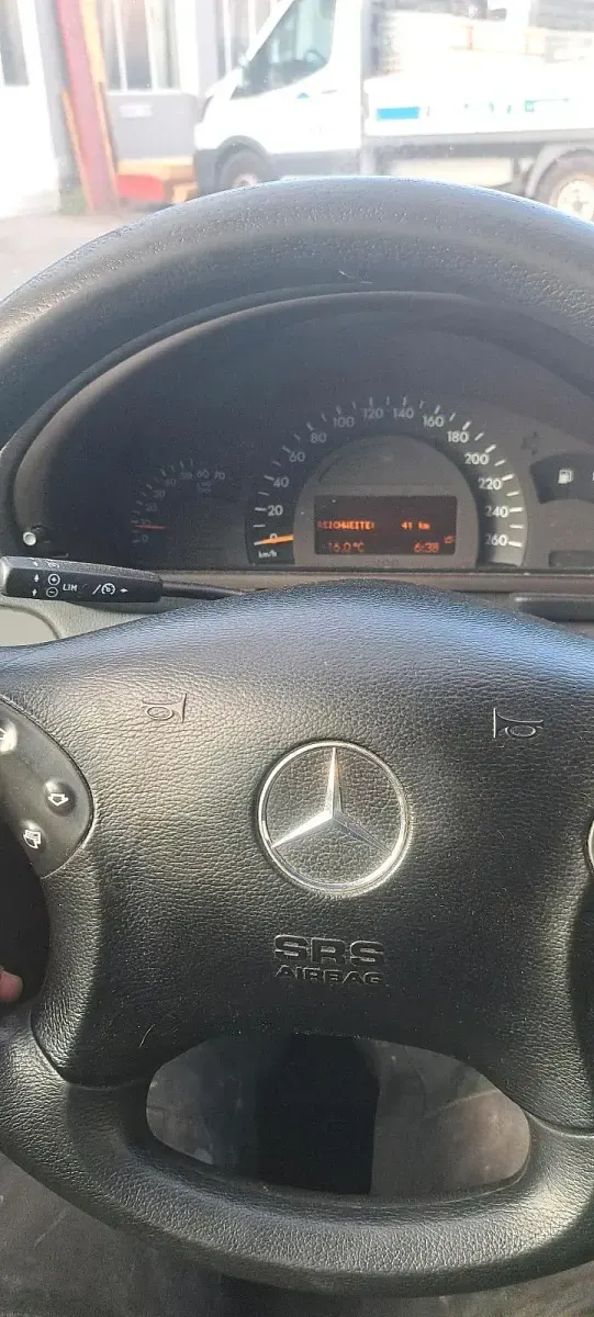 Gebraucht Mercedes C180 Classic 129 PS (94 kW) 2002 Silber Kombi