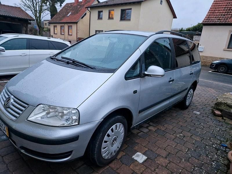 Silber Gebraucht 2009 VW Sharan Van / Kleinbus | 3.599 € (Guter Preis) - Bild 1/4