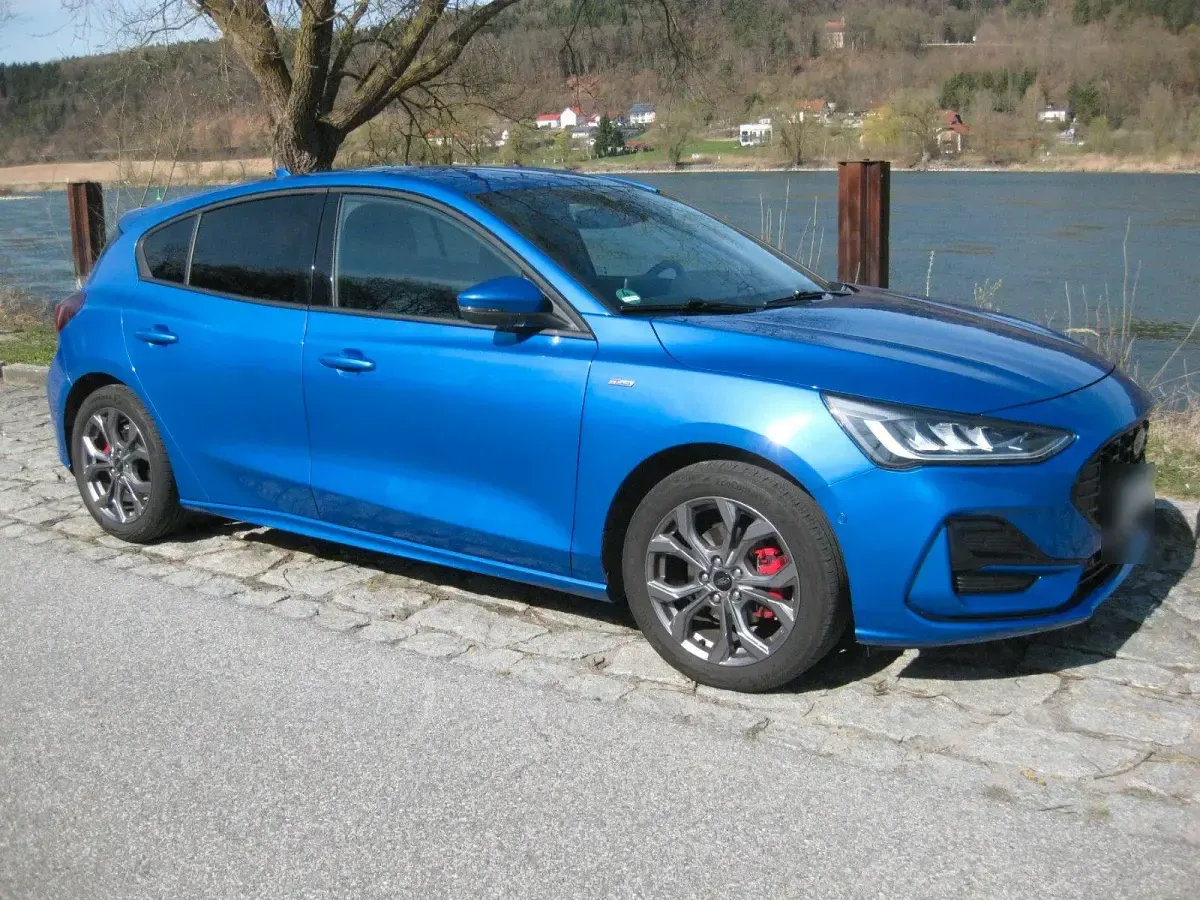 Usata Ford Focus ST-Line 124 CV (91 kW) 2023 Blu Berlina