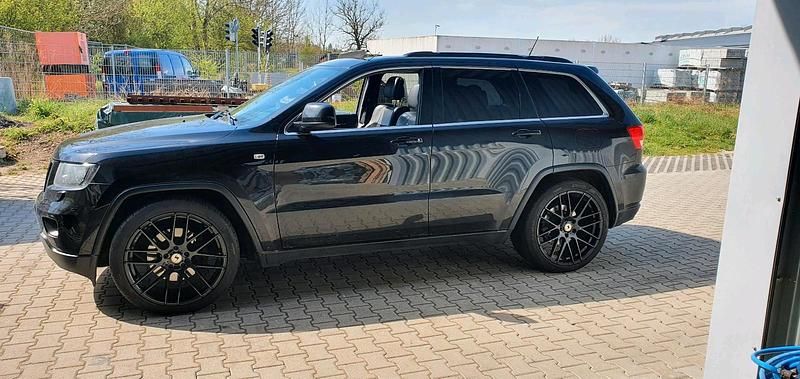 Schwarz Gebraucht 2013 Jeep Grand Cherokee Limited SUV | 11.500 € - Bild 1/4