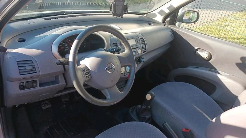 Silber Gebraucht 2003 Nissan Micra Kleinwagen | 999 € - Bild 1/4