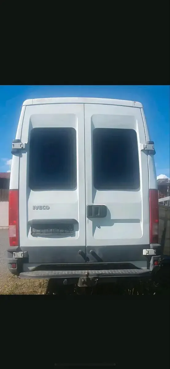 Occasion Iveco Daily 140 ch (102 kW) 2004 Blanc Monospace