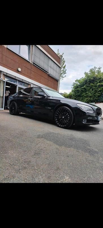 Second-hand BMW 730 248 CP (182 kW) 2010 Negru Berlinǎ