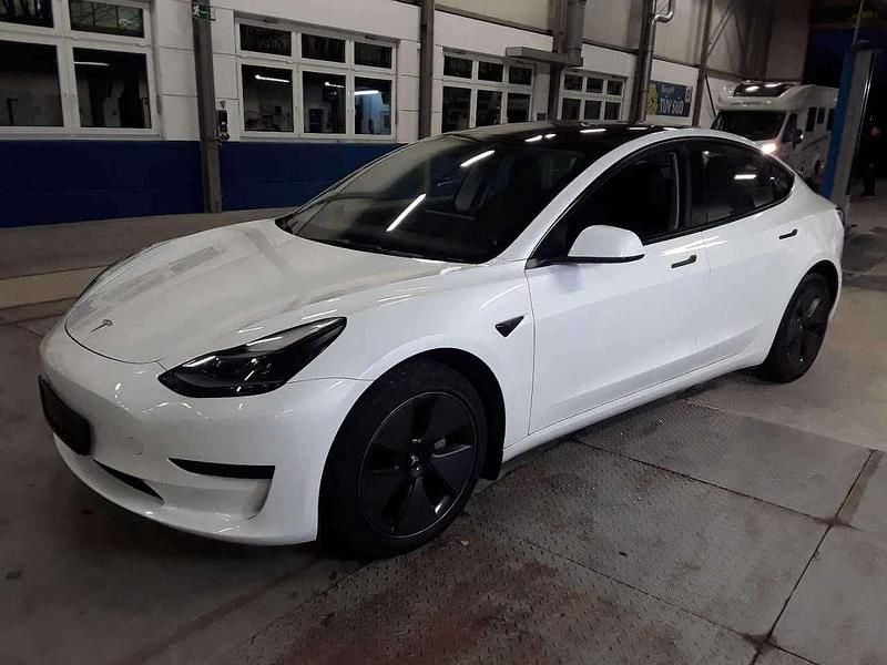 Gebraucht Tesla Model 3 RWD 239 kW (325 PS) 2022 Pearl white multicoat Limousine