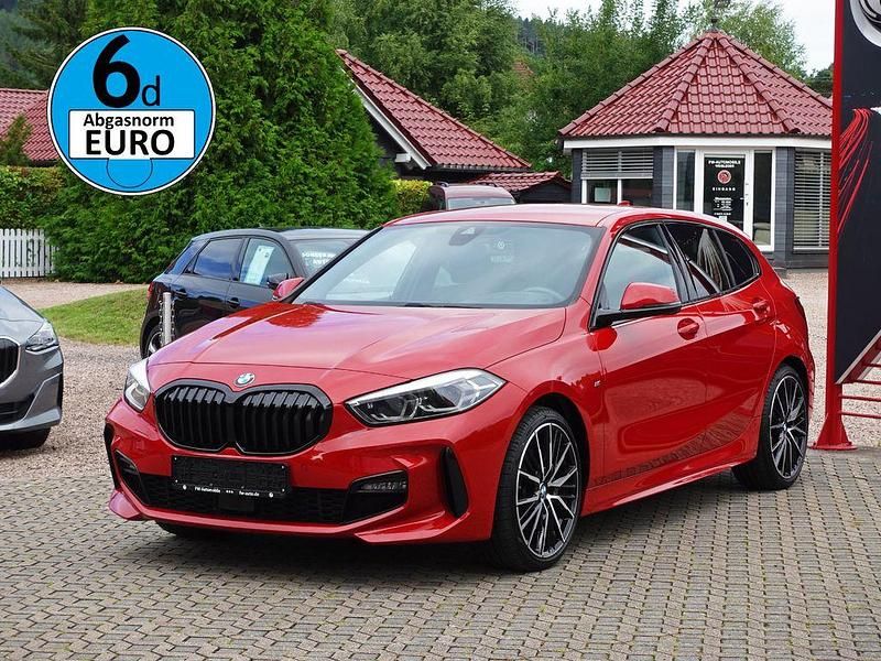 Rot Gebraucht 2024 BMW 118 M Sport Kleinwagen | 27.990 € (Fairer Preis) - Bild 1/4