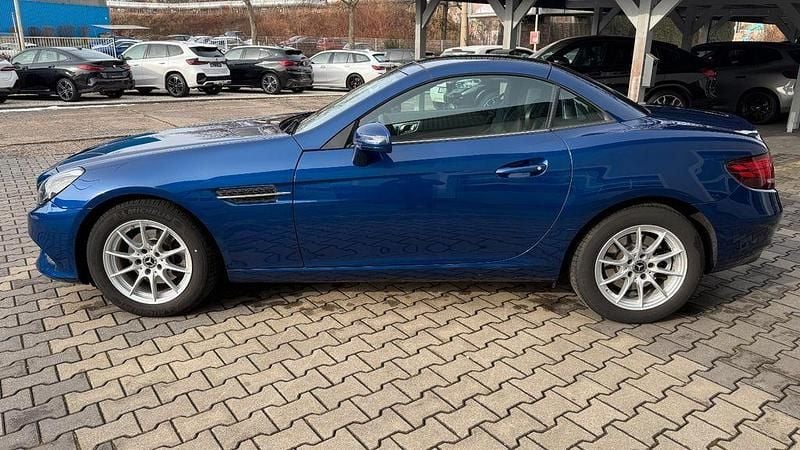 Gebraucht Mercedes SLC180 156 PS (114 kW) 2018 Blau Cabrio