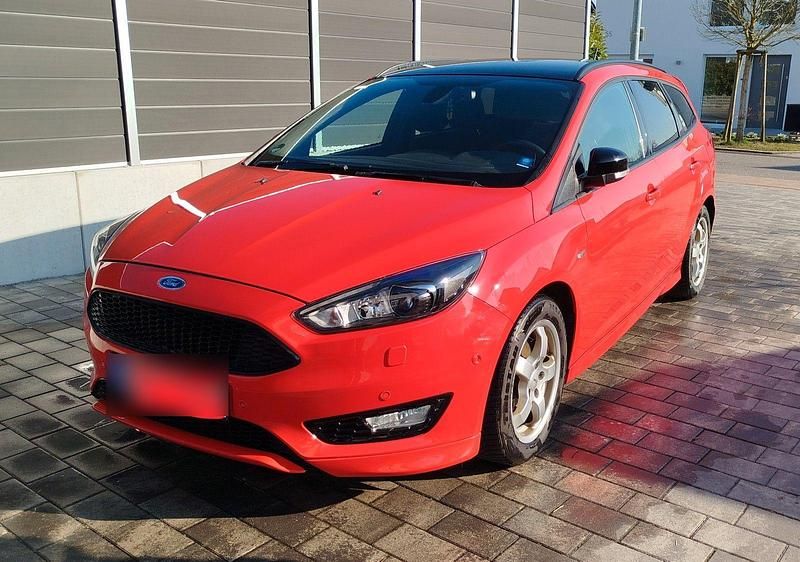 Gebraucht Ford Focus ST-Line 140 PS (102 kW) 2018 Rot Kombi