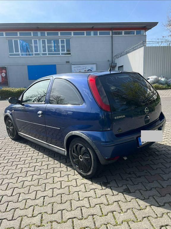 Usata Opel Corsa 75 CV (55 kW) 2004 Utilitaria
