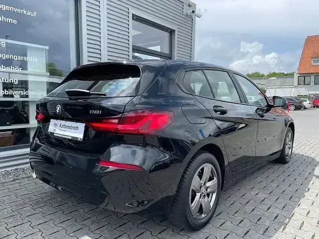 Gebraucht BMW 118 Advantage 136 PS (100 kW) 2021 Schwarz Kleinwagen