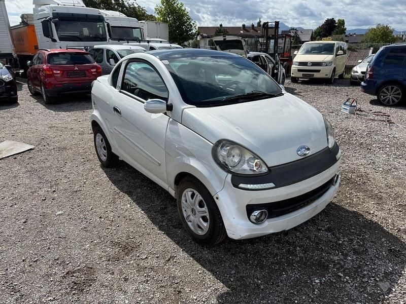 Weiß Gebraucht 2013 Microcar M8 Kleinwagen | 4.999 € - Bild 1/4