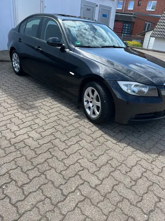 Second-hand BMW 320 170 CP (125 kW) 2008 Negru Berlinǎ