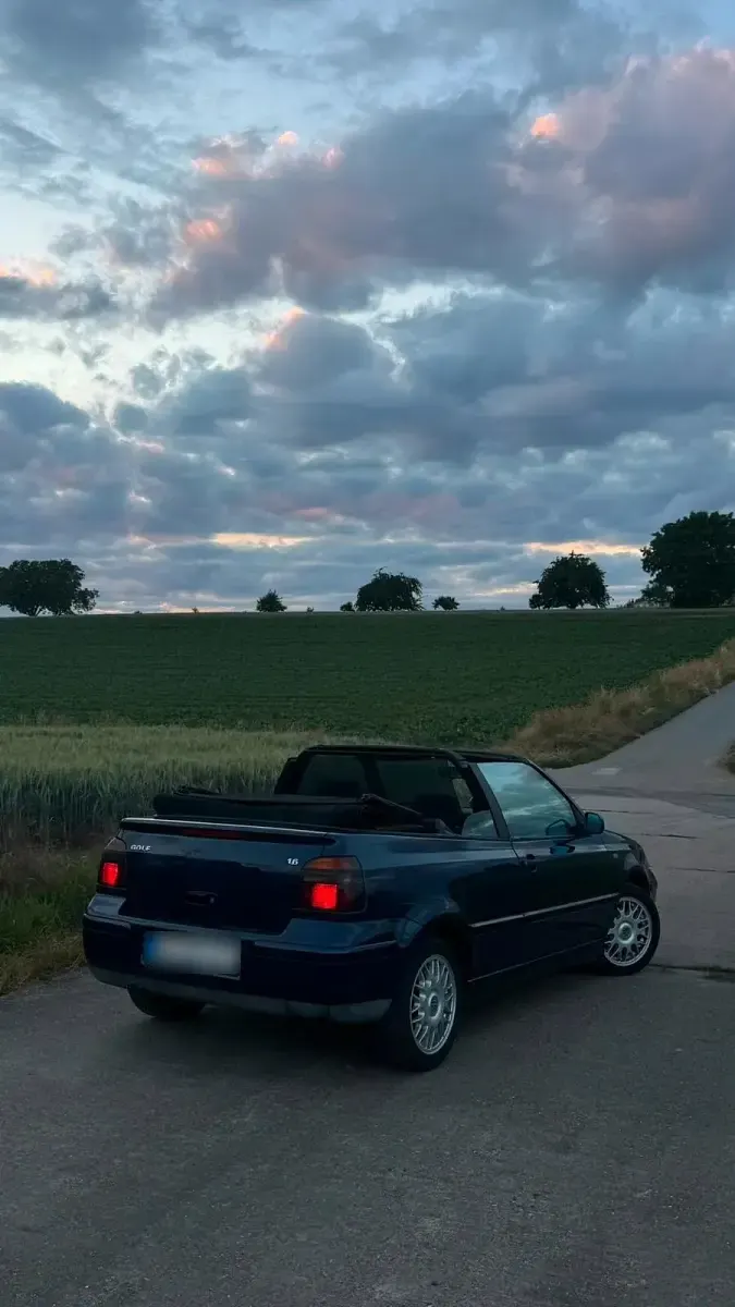 Gebraucht VW Golf 100 PS (73 kW) 1999 Blau Cabrio