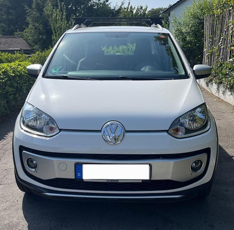 Weiß Gebraucht 2014 VW cross up! Kleinwagen | 5.300 € (Fairer Preis) - Bild 1/4