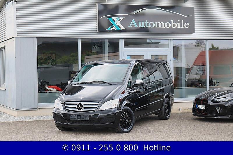 Schwarz Gebraucht 2011 Mercedes Viano Edition Van / Kleinbus | 17.950 € (Teuer) - Bild 1/4