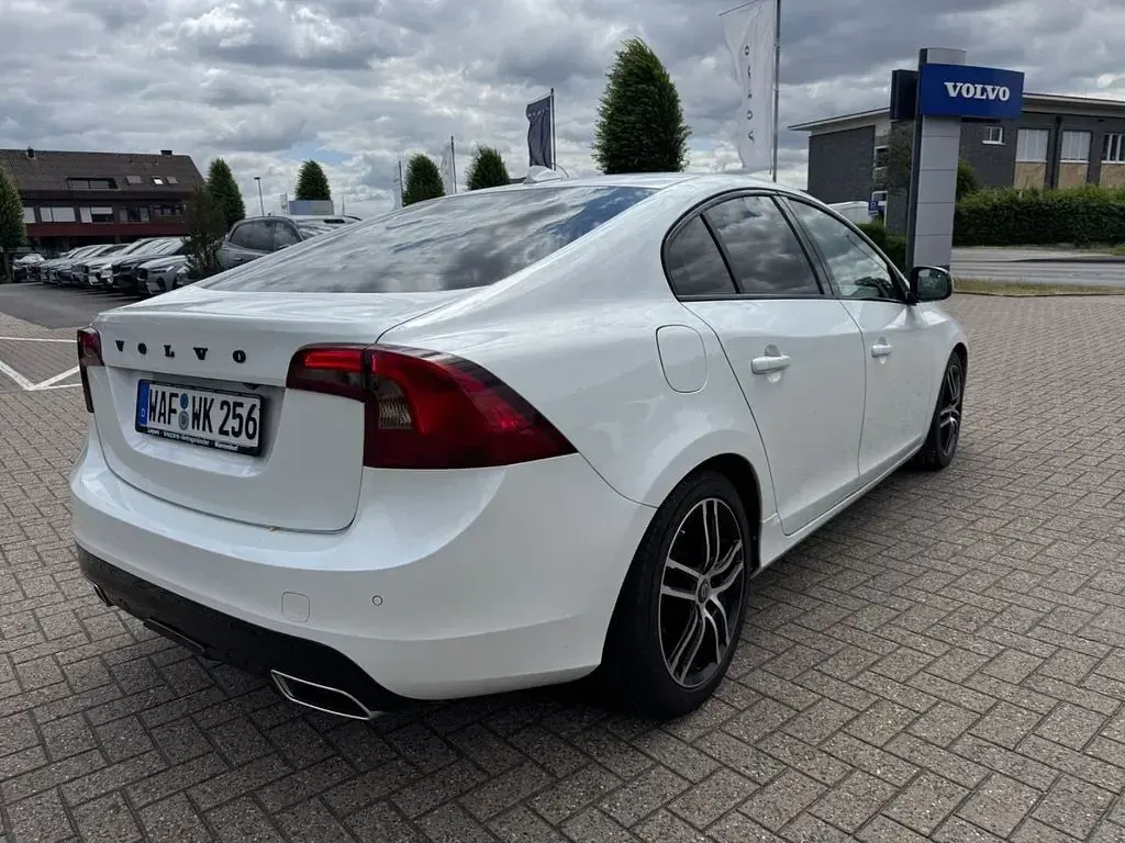 Gebraucht Volvo S60 Linje Svart 190 PS (139 kW) 2017 Weiß Limousine