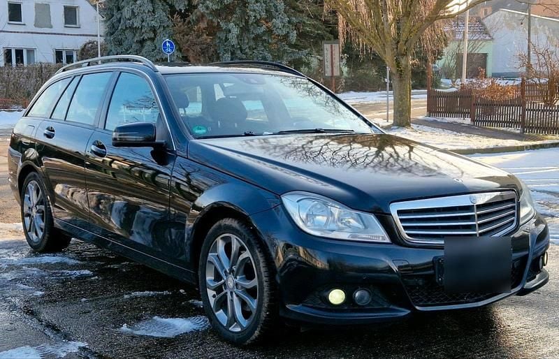 Gebraucht Mercedes C220 170 PS (125 kW) 2012 Schwarz Kombi