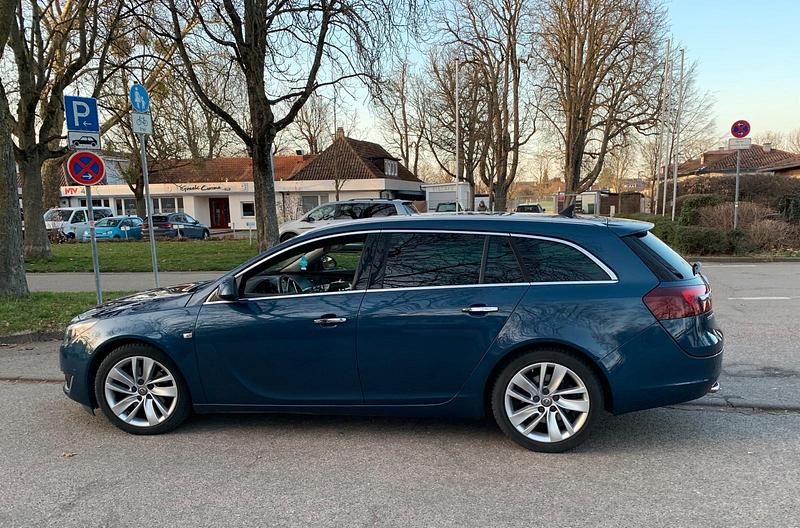 Gebraucht Opel Insignia 170 PS (125 kW) 2015 Blau Kombi