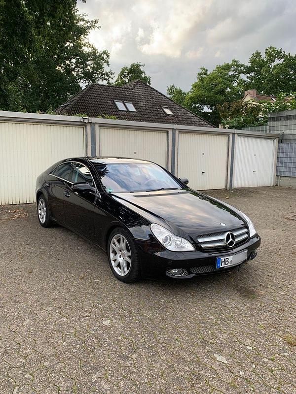 Schwarz Gebraucht 2008 Mercedes CLS350 Coupé | 13.699 € (Etwas zu teuer) - Bild 1/4