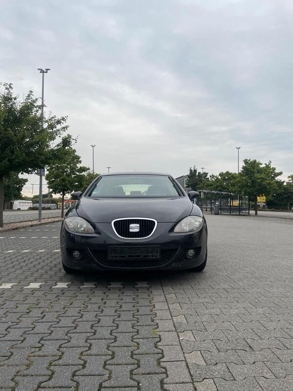 Schwarz Gebraucht 2007 Seat Leon Stylance Limousine | 1.750 € (Superpreis) - Bild 1/4