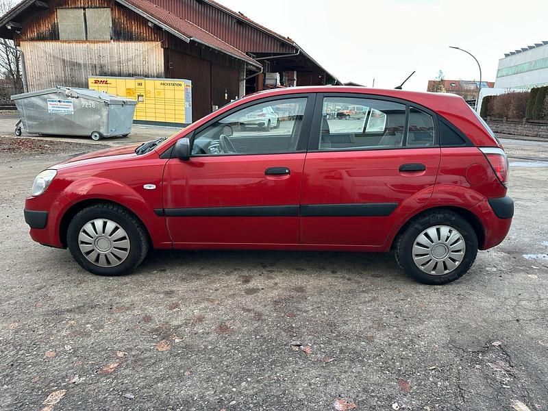 Gebraucht Kia Rio 75 PS (55 kW) 2009 Limousine