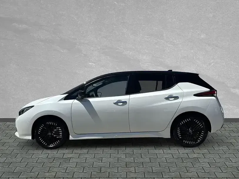 Gebraucht Nissan Leaf N-Connecta 110 kW (150 PS) 2023 Pearl white/black Kleinwagen