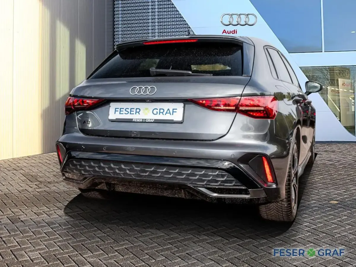 Gebraucht Audi A3 S-Line 150 PS (110 kW) 2025 Daytonagrau perleffekt Limousine