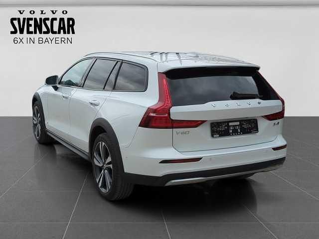 Gebraucht Volvo V60 CC 145 PS (106 kW) 2024 Kombi
