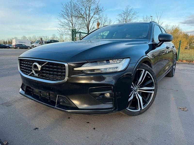 Schwarz Gebraucht 2020 Volvo V60 R-Design Kombi | 15.400 € (Fairer Preis) - Bild 1/4